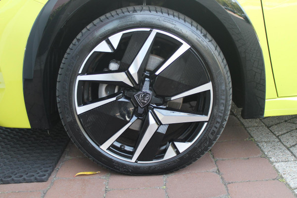 Peugeot 208 1.2 Hybrid 145PK AUTOMAAT GT | PANORAMA DAK | ADAPTIVE CRUISE CONTROL | KEYLESS ENTRY/START | LICHTMETALEN VELGEN 17" | ACHTERUITRIJ CAMERA | FULL LED KOPLAMPEN | PARKEERSENSOREN VOOR + ACHTER | DAB+ RADIO | NAVIGATIE | SFEER VERLICHTING |