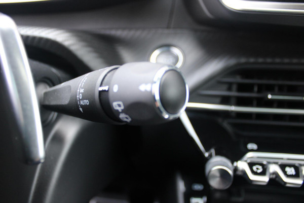 Peugeot 208 1.2 Hybrid 145PK AUTOMAAT GT | PANORAMA DAK | ADAPTIVE CRUISE CONTROL | KEYLESS ENTRY/START | LICHTMETALEN VELGEN 17" | ACHTERUITRIJ CAMERA | FULL LED KOPLAMPEN | PARKEERSENSOREN VOOR + ACHTER | DAB+ RADIO | NAVIGATIE | SFEER VERLICHTING |