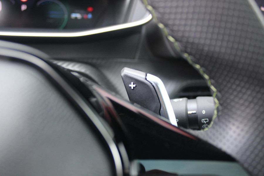 Peugeot 208 1.2 Hybrid 145PK AUTOMAAT GT | PANORAMA DAK | ADAPTIVE CRUISE CONTROL | KEYLESS ENTRY/START | LICHTMETALEN VELGEN 17" | ACHTERUITRIJ CAMERA | FULL LED KOPLAMPEN | PARKEERSENSOREN VOOR + ACHTER | DAB+ RADIO | NAVIGATIE | SFEER VERLICHTING |