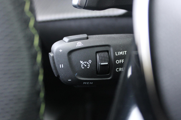 Peugeot 208 1.2 Hybrid 145PK AUTOMAAT GT | PANORAMA DAK | ADAPTIVE CRUISE CONTROL | KEYLESS ENTRY/START | LICHTMETALEN VELGEN 17" | ACHTERUITRIJ CAMERA | FULL LED KOPLAMPEN | PARKEERSENSOREN VOOR + ACHTER | DAB+ RADIO | NAVIGATIE | SFEER VERLICHTING |