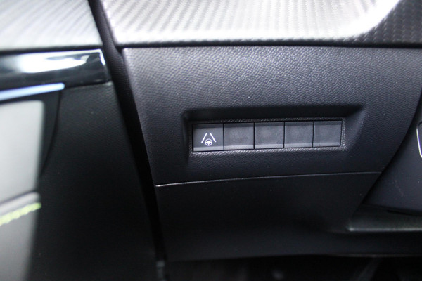 Peugeot 208 1.2 Hybrid 145PK AUTOMAAT GT | PANORAMA DAK | ADAPTIVE CRUISE CONTROL | KEYLESS ENTRY/START | LICHTMETALEN VELGEN 17" | ACHTERUITRIJ CAMERA | FULL LED KOPLAMPEN | PARKEERSENSOREN VOOR + ACHTER | DAB+ RADIO | NAVIGATIE | SFEER VERLICHTING |