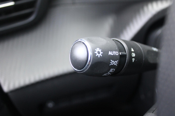 Peugeot 208 1.2 Hybrid 145PK AUTOMAAT GT | PANORAMA DAK | ADAPTIVE CRUISE CONTROL | KEYLESS ENTRY/START | LICHTMETALEN VELGEN 17" | ACHTERUITRIJ CAMERA | FULL LED KOPLAMPEN | PARKEERSENSOREN VOOR + ACHTER | DAB+ RADIO | NAVIGATIE | SFEER VERLICHTING |