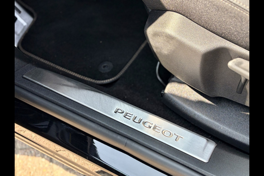 Peugeot 5008 1.2 PureTech GT 1e Eigenaar | Orig. NL | Dealeronderhouden | Apple Carplay/Android Auto | Panoramadak