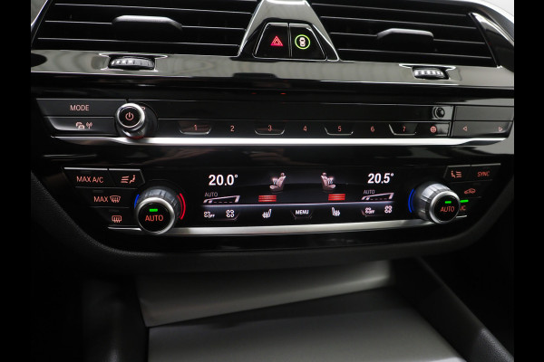 BMW 5 Serie Touring 530e | Leder | Trekhaak | 360 | Adaptive Cruise | Dodehoek | Stoelverwarming | Carplay
