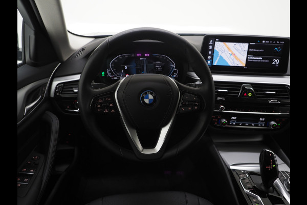 BMW 5 Serie Touring 530e | Leder | Trekhaak | 360 | Adaptive Cruise | Dodehoek | Stoelverwarming | Carplay