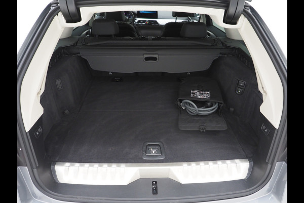 BMW 5 Serie Touring 530e | Leder | Trekhaak | 360 | Adaptive Cruise | Dodehoek | Stoelverwarming | Carplay
