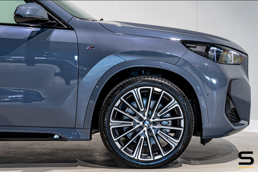BMW X1 XDrive23i|M-sport|Pano|E-trek|20inch|H&K|HUD|Cam|Gara