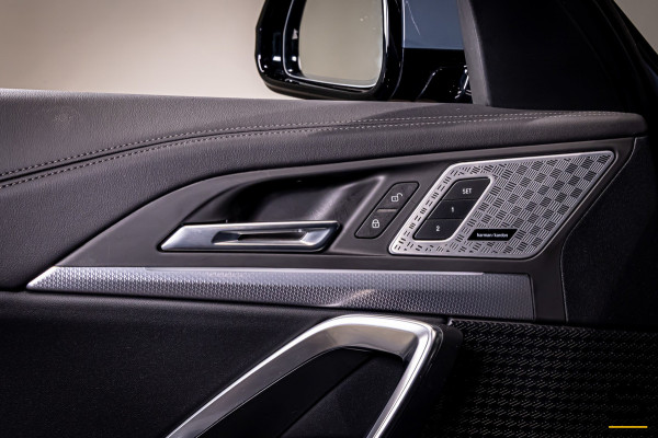 BMW X1 XDrive23i|M-sport|Pano|E-trek|20inch|H&K|HUD|Cam|Gara