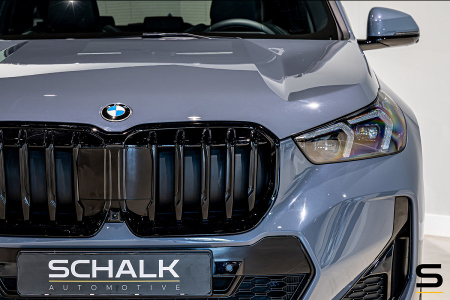 BMW X1 XDrive23i|M-sport|Pano|E-trek|20inch|H&K|HUD|Cam|Gara