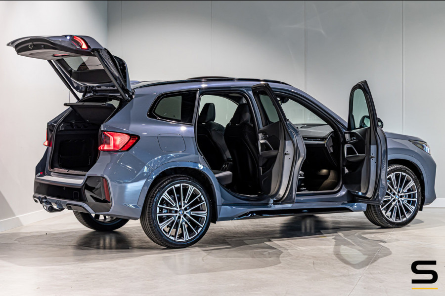 BMW X1 XDrive23i|M-sport|Pano|E-trek|20inch|H&K|HUD|Cam|Gara