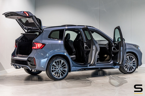 BMW X1 XDrive23i|M-sport|Pano|E-trek|20inch|H&K|HUD|Cam|Gara