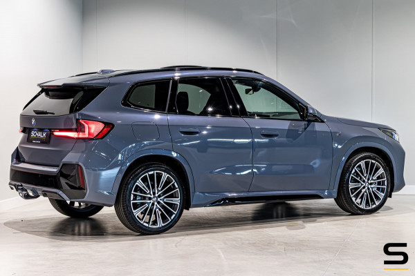 BMW X1 XDrive23i|M-sport|Pano|E-trek|20inch|H&K|HUD|Cam|Gara