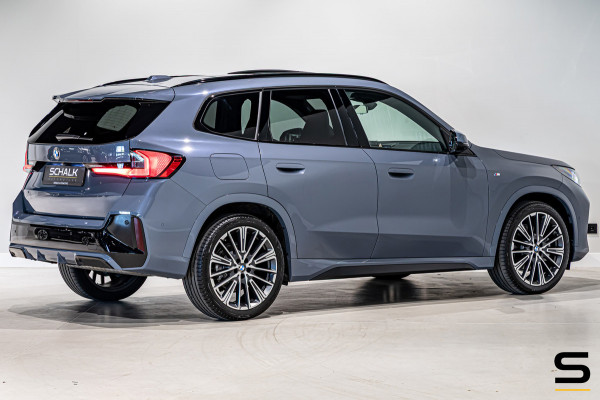 BMW X1 XDrive23i|M-sport|Pano|E-trek|20inch|H&K|HUD|Cam|Gara
