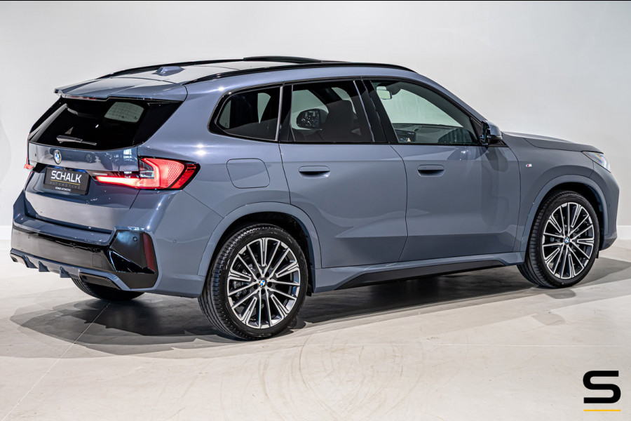 BMW X1 XDrive23i|M-sport|Pano|E-trek|20inch|H&K|HUD|Cam|Gara