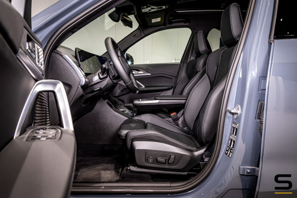 BMW X1 XDrive23i|M-sport|Pano|E-trek|20inch|H&K|HUD|Cam|Gara