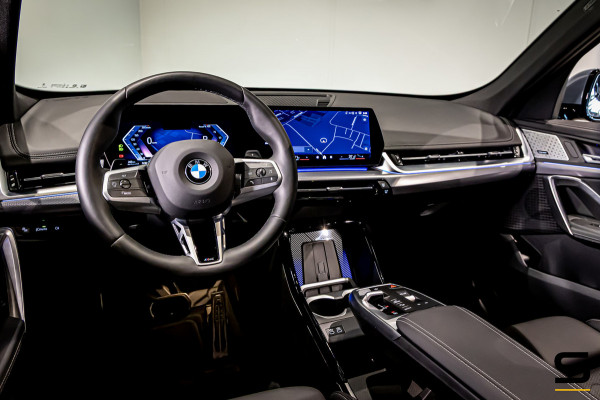 BMW X1 XDrive23i|M-sport|Pano|E-trek|20inch|H&K|HUD|Cam|Gara