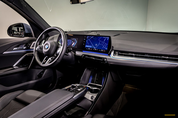 BMW X1 XDrive23i|M-sport|Pano|E-trek|20inch|H&K|HUD|Cam|Gara