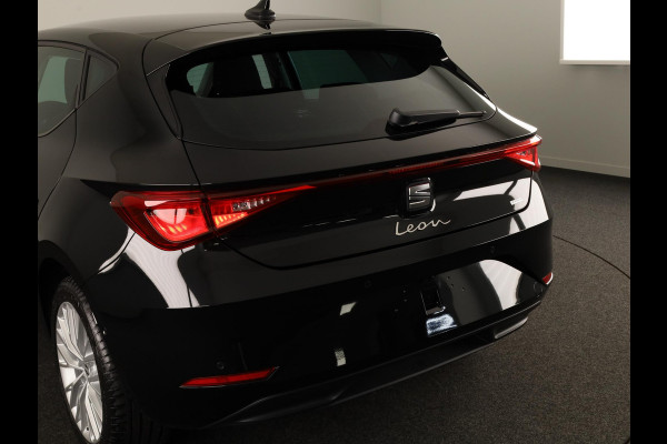 Seat Leon 1.5 TSI e-Hybrid Style Business Intense | Midnight Black Metallic | Technology pack | Verwarm. Stuur + Stoelen | Matrix LED Koplampen | Keyless Entry | Draadloze Carplay