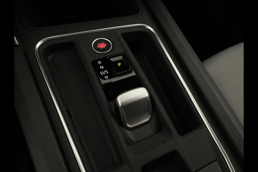 Seat Leon 1.5 TSI e-Hybrid Style Business Intense | Midnight Black Metallic | Technology pack | Verwarm. Stuur + Stoelen | Matrix LED Koplampen | Keyless Entry | Draadloze Carplay