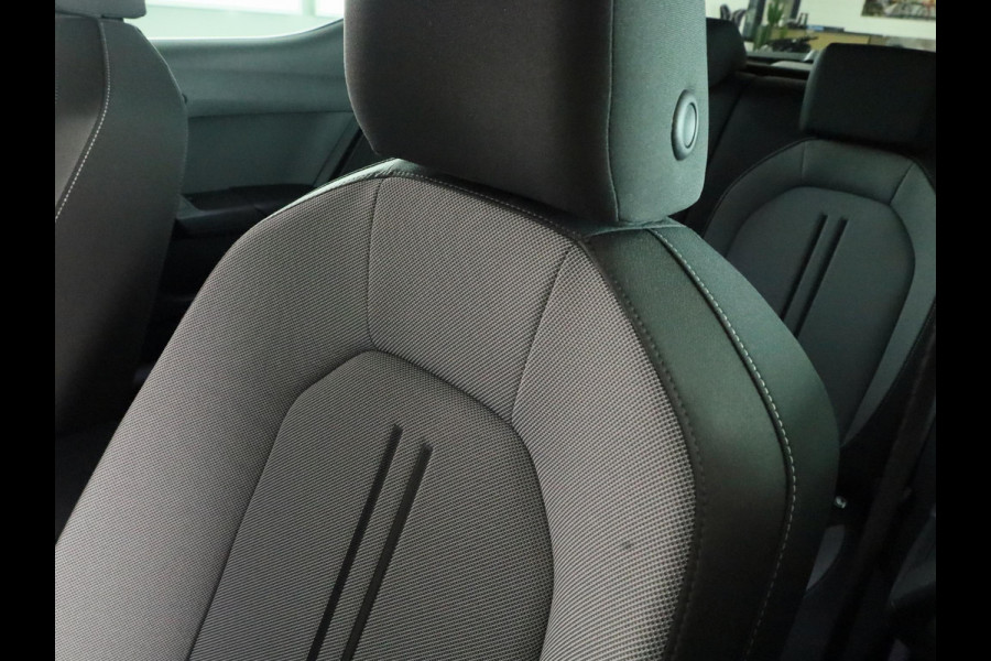 Seat Leon 1.5 TSI e-Hybrid Style Business Intense | Midnight Black Metallic | Technology pack | Verwarm. Stuur + Stoelen | Matrix LED Koplampen | Keyless Entry | Draadloze Carplay
