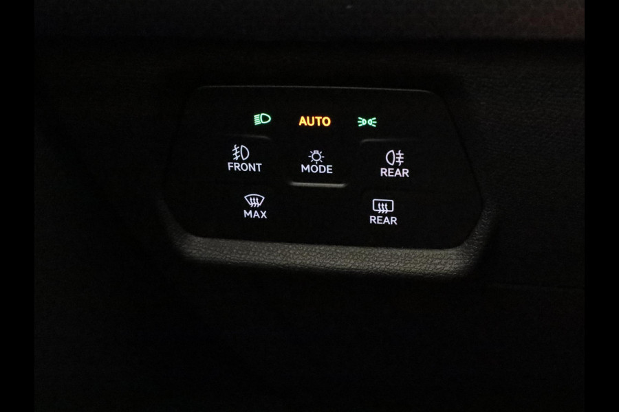 Seat Leon 1.5 TSI e-Hybrid Style Business Intense | Midnight Black Metallic | Technology pack | Verwarm. Stuur + Stoelen | Matrix LED Koplampen | Keyless Entry | Draadloze Carplay