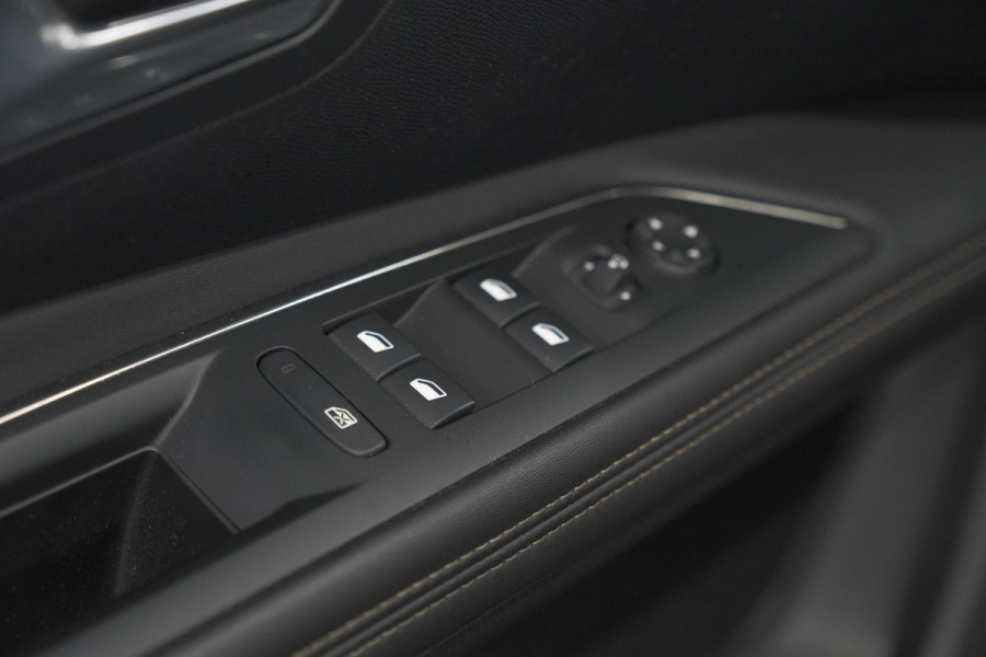 Peugeot 3008 PureTech 130 EAT8 GT | Adaptieve Cruise Control | Elektronische Kofferklep | Camera | Dodehoekdetectie