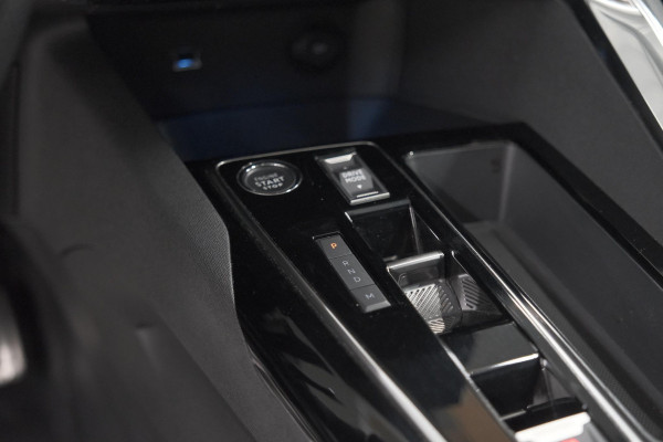 Peugeot 3008 PureTech 130 EAT8 GT | Adaptieve Cruise Control | Elektronische Kofferklep | Camera | Dodehoekdetectie