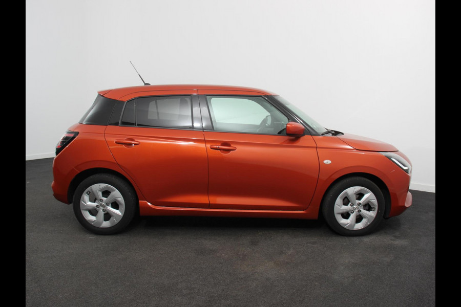 Suzuki Swift 1.2 Style Smart Hybrid Airco Adaptieve cruise control Navigatie Keyless Achteruitrijcamera Parkeersensoren achter Apple Carplay/ Android Auto