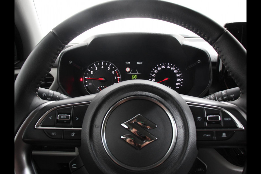 Suzuki Swift 1.2 Style Smart Hybrid Airco Adaptieve cruise control Navigatie Keyless Achteruitrijcamera Parkeersensoren achter Apple Carplay/ Android Auto