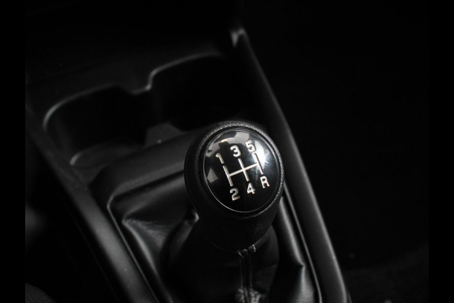 Suzuki Swift 1.2 Style Smart Hybrid Airco Adaptieve cruise control Navigatie Keyless Achteruitrijcamera Parkeersensoren achter Apple Carplay/ Android Auto