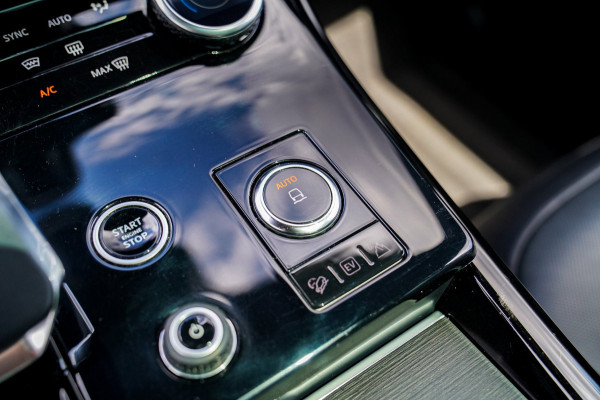 Land Rover Range Rover Sport 3.0 P440e Dynamic HSE | Panorama | Head up Display | 360 cam | Meridian | Luxe Leder | Apple Carplay
