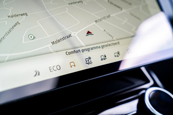 Land Rover Range Rover Sport 3.0 P440e Dynamic HSE | Panorama | Head up Display | 360 cam | Meridian | Luxe Leder | Apple Carplay