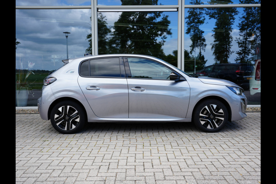 Peugeot e-208 EV Allure 51 kWh | Warmtepomp | Adaptieve cruise control | Stoelverwarming |