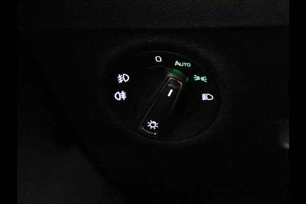 Škoda Karoq 1.5 TSI ACT Business Edition Ultimate | Trekhaak | Stoel- en stuurverwarming | Adaptive cruise control | lichtemetalen velgen 18" |