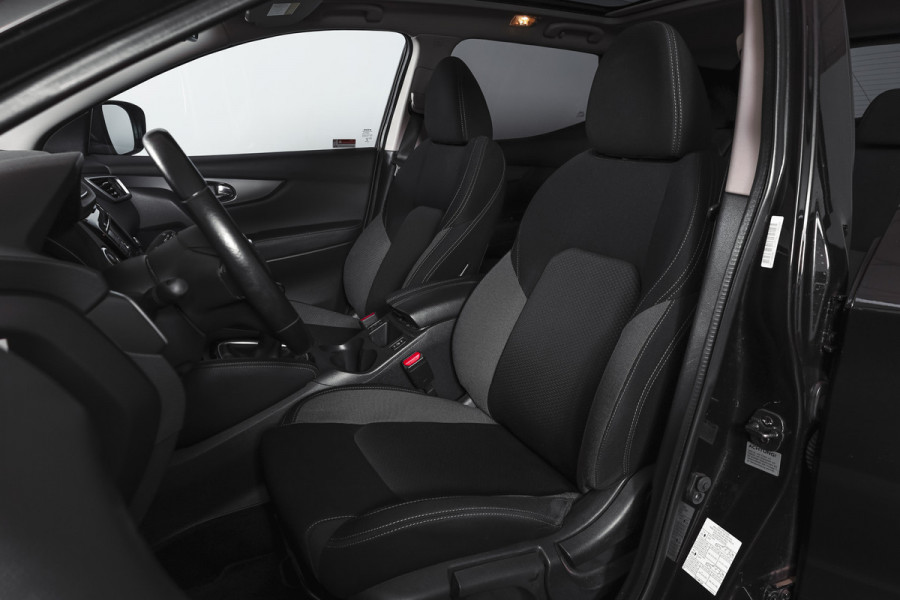 Nissan QASHQAI 1.3 DIG-T 140 PK N-Connecta | Pano | Afn. Trekhaak | Cruise | Stoel-+Voorruitverw. | PDC | 360 Camera | NAV + App. Connect | ECC | LM 18" |
