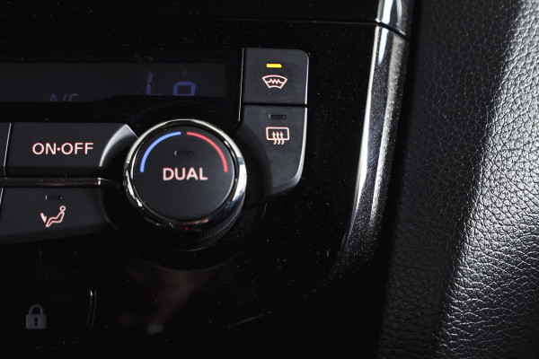 Nissan QASHQAI 1.3 DIG-T 140 PK N-Connecta | Pano | Afn. Trekhaak | Cruise | Stoel-+Voorruitverw. | PDC | 360 Camera | NAV + App. Connect | ECC | LM 18" |