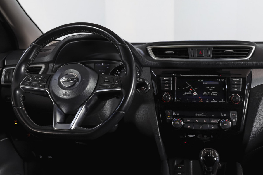 Nissan QASHQAI 1.3 DIG-T 140 PK N-Connecta | Pano | Afn. Trekhaak | Cruise | Stoel-+Voorruitverw. | PDC | 360 Camera | NAV + App. Connect | ECC | LM 18" |
