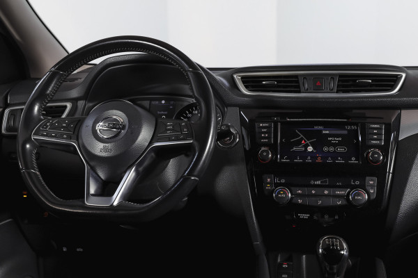 Nissan QASHQAI 1.3 DIG-T 140 PK N-Connecta | Pano | Afn. Trekhaak | Cruise | Stoel-+Voorruitverw. | PDC | 360 Camera | NAV + App. Connect | ECC | LM 18" |