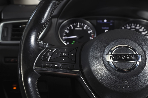 Nissan QASHQAI 1.3 DIG-T 140 PK N-Connecta | Pano | Afn. Trekhaak | Cruise | Stoel-+Voorruitverw. | PDC | 360 Camera | NAV + App. Connect | ECC | LM 18" |