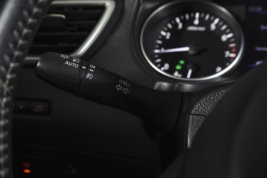 Nissan QASHQAI 1.3 DIG-T 140 PK N-Connecta | Pano | Afn. Trekhaak | Cruise | Stoel-+Voorruitverw. | PDC | 360 Camera | NAV + App. Connect | ECC | LM 18" |