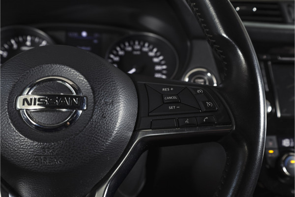 Nissan QASHQAI 1.3 DIG-T 140 PK N-Connecta | Pano | Afn. Trekhaak | Cruise | Stoel-+Voorruitverw. | PDC | 360 Camera | NAV + App. Connect | ECC | LM 18" |