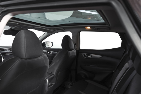 Nissan QASHQAI 1.3 DIG-T 140 PK N-Connecta | Pano | Afn. Trekhaak | Cruise | Stoel-+Voorruitverw. | PDC | 360 Camera | NAV + App. Connect | ECC | LM 18" |