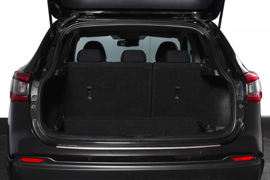 Nissan QASHQAI 1.3 DIG-T 140 PK N-Connecta | Pano | Afn. Trekhaak | Cruise | Stoel-+Voorruitverw. | PDC | 360 Camera | NAV + App. Connect | ECC | LM 18" |