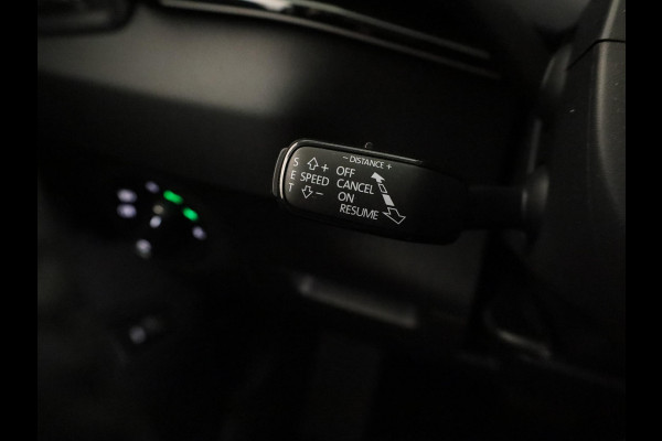Škoda Karoq 1.5 TSI ACT Business Edition Ultimate Travel assist pakket | Virtual Pedal | Winterpakket | Trekhaak |