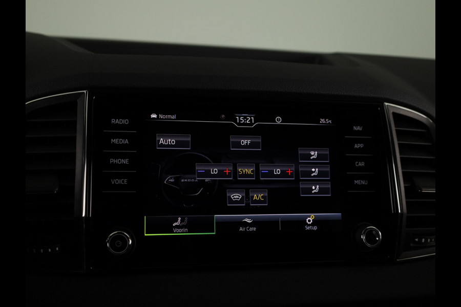 Škoda Karoq 1.5 TSI ACT Business Edition Ultimate Travel assist pakket | Virtual Pedal | Winterpakket | Trekhaak |