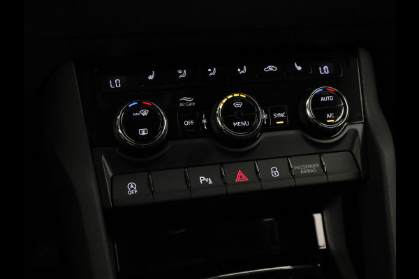 Škoda Karoq 1.5 TSI ACT Business Edition Ultimate Travel assist pakket | Virtual Pedal | Winterpakket | Trekhaak |