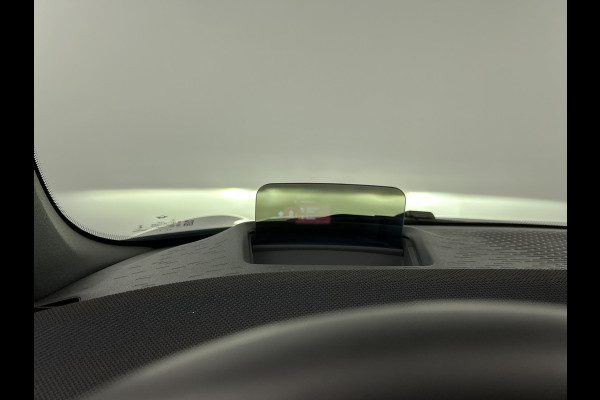 MINI Cabrio 2.0 164 PK Cooper Favoured Sportstoel/Head-Up Display/18'LMV