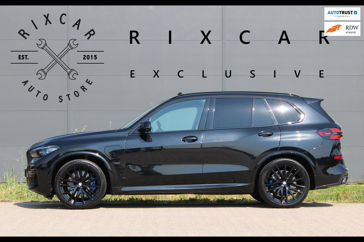 BMW X5 XDrive45e High Executive M Sport 4WielSturing Luchtvering HUD H&K 22INCH !!NIEUWBINNEN!!