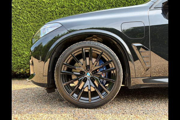 BMW X5 XDrive45e High Executive M Sport 4WielSturing Luchtvering HUD H&K 22INCH !!NIEUWBINNEN!!