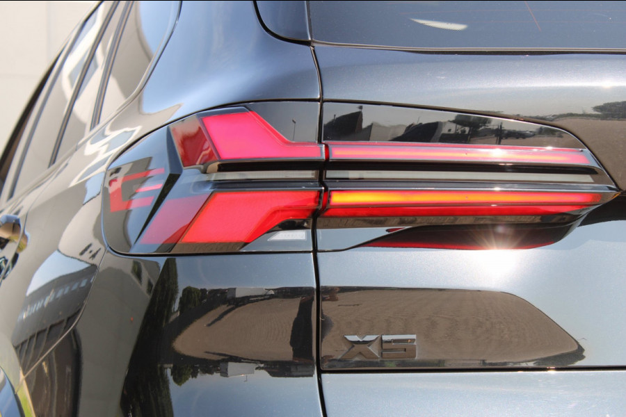 BMW X5 XDrive45e High Executive M Sport 4WielSturing Luchtvering HUD H&K 22INCH !!NIEUWBINNEN!!